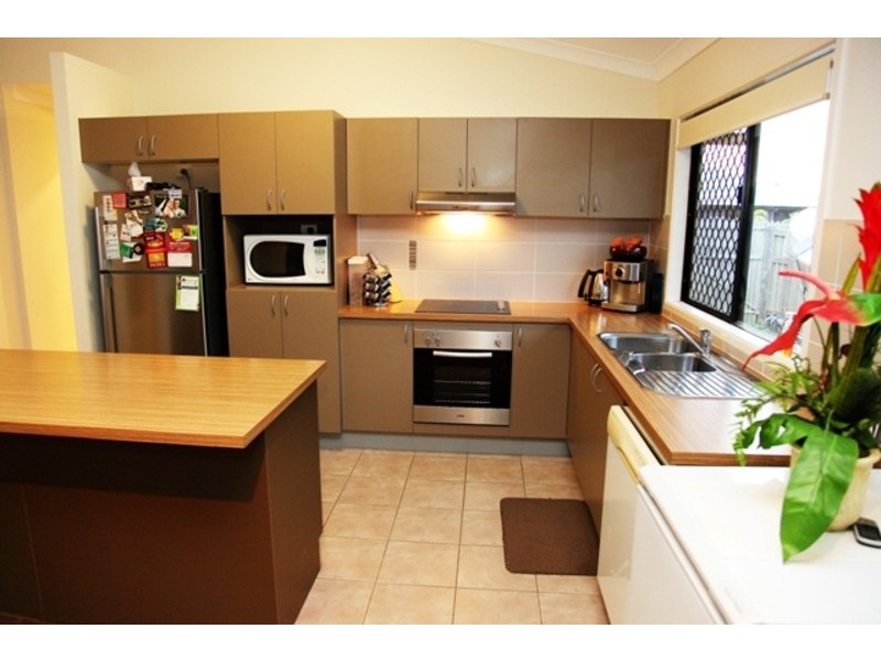 22 Newbury Drive, Mount Low QLD 4818