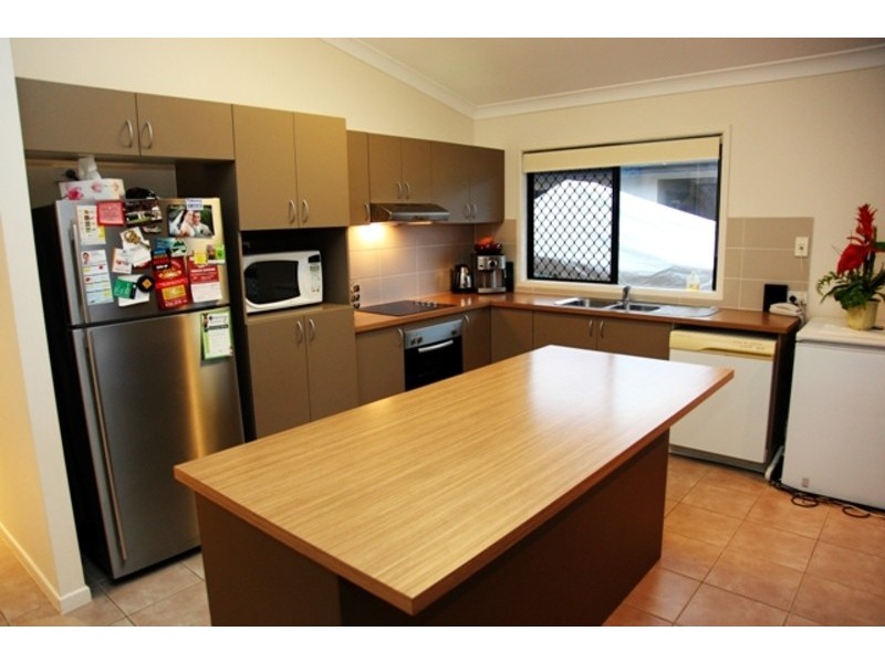 22 Newbury Drive, Mount Low QLD 4818