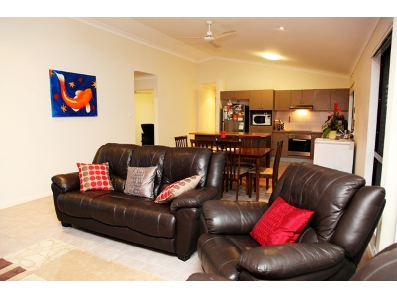 22 Newbury Drive, Mount Low QLD 4818