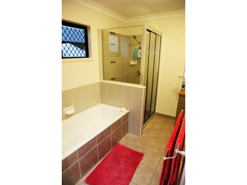 22 Newbury Drive, Mount Low QLD 4818