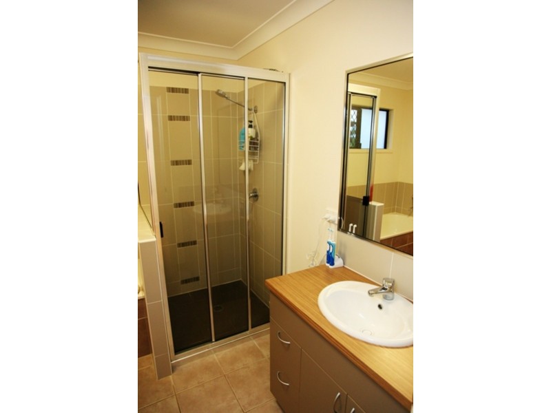 22 Newbury Drive, Mount Low QLD 4818