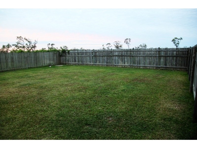 22 Newbury Drive, Mount Low QLD 4818