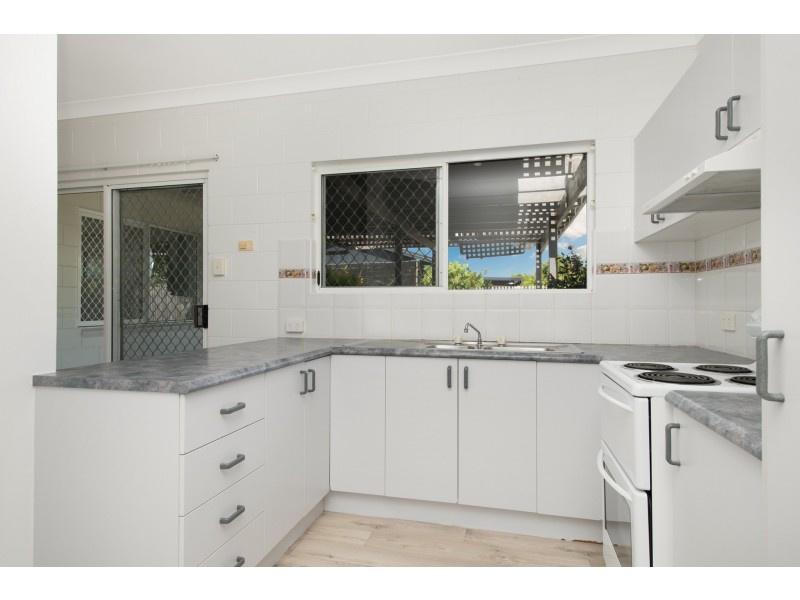 20 Lyndhurst Street, Mount Louisa QLD 4814