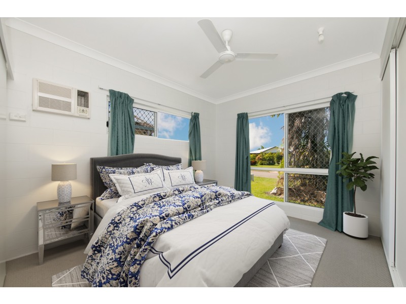 20 Lyndhurst Street, Mount Louisa QLD 4814