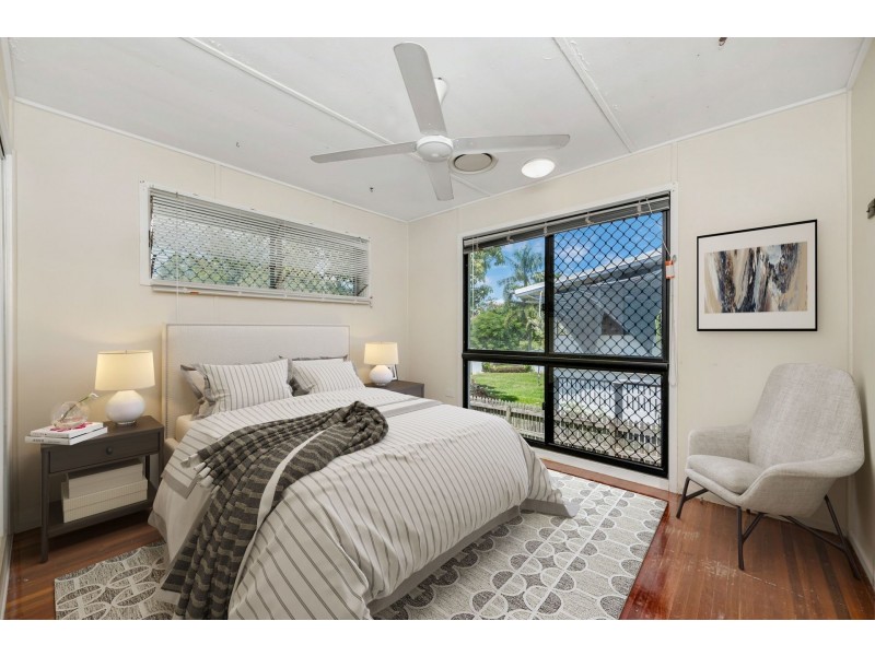 25 Hutchins Street, Heatley QLD 4814