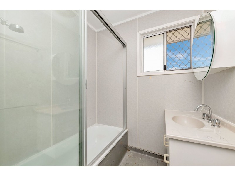 25 Hutchins Street, Heatley QLD 4814