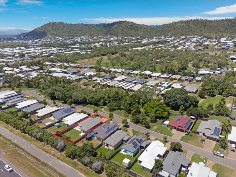 48 Kroymans Drive, Mount Louisa QLD 4814