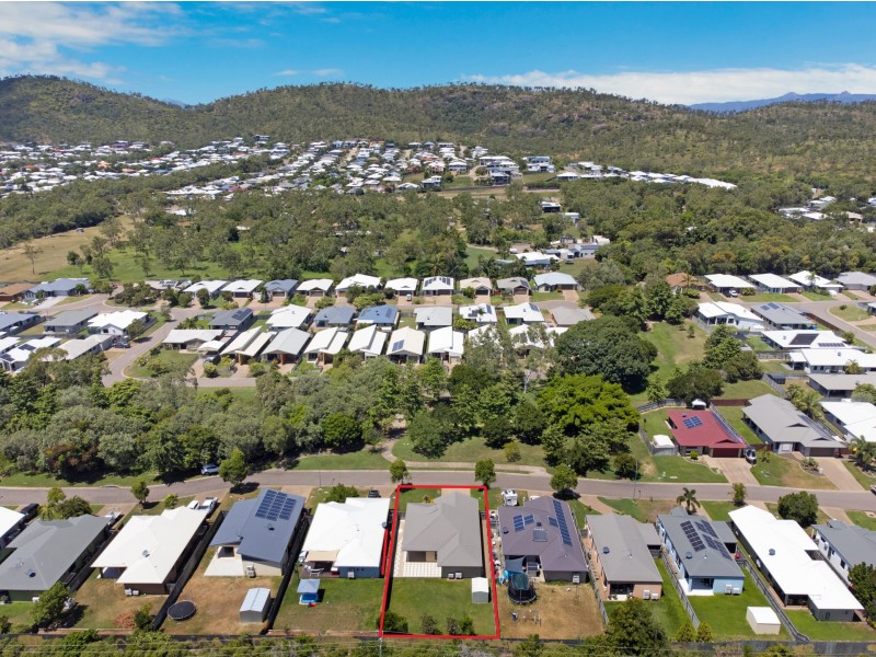 48 Kroymans Drive, Mount Louisa QLD 4814