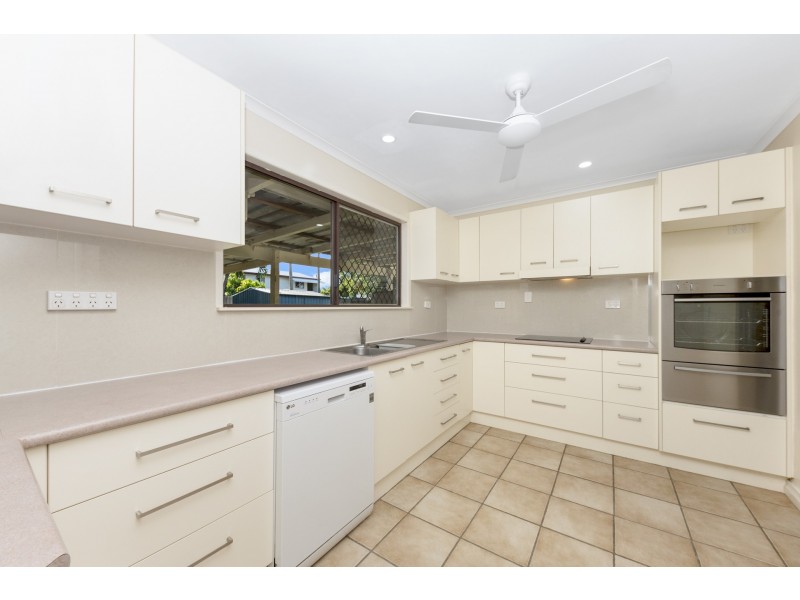 6 Hillview Road, Deeragun QLD 4818