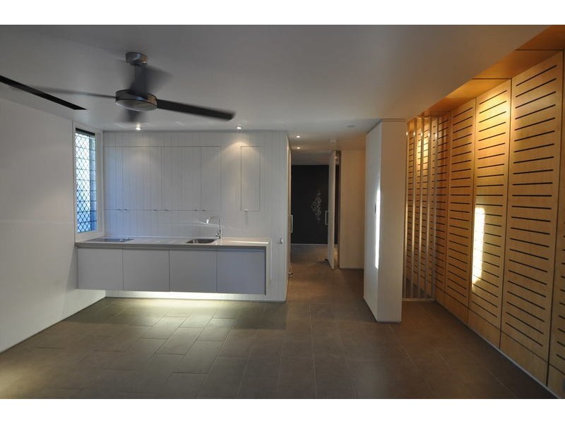 2/22 Sturges Street, Hermit Park QLD 4812