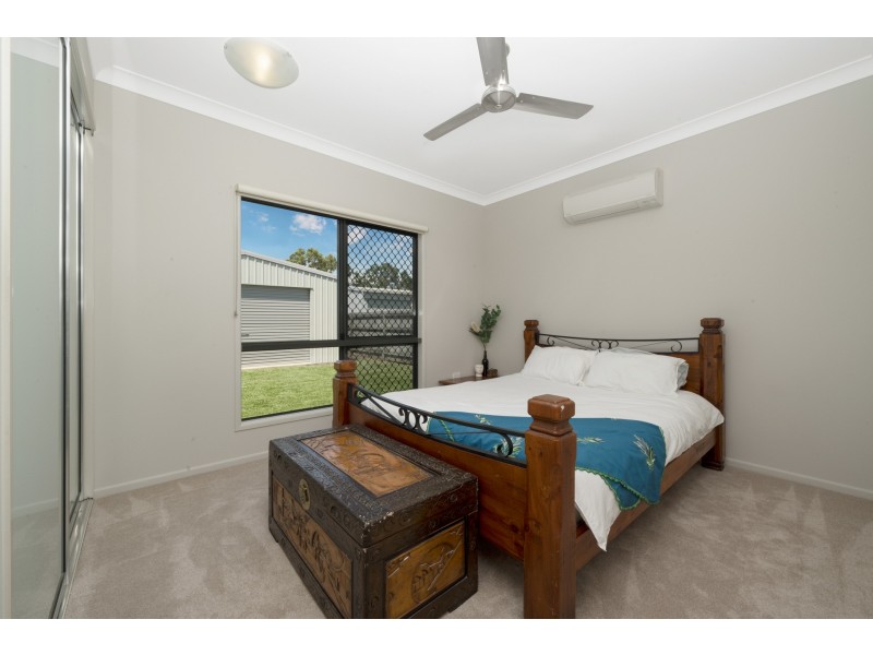 11 Beach Oak, Mount Low QLD 4818