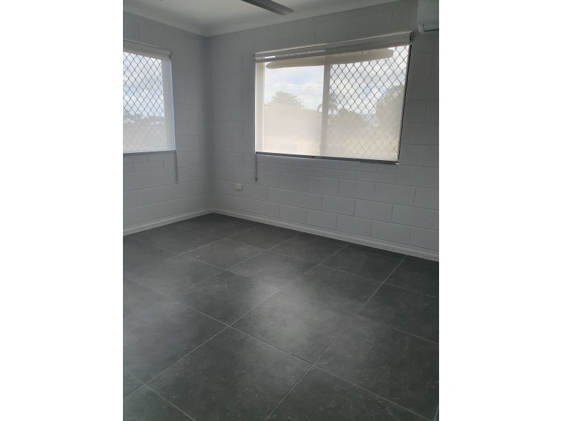 2/5 Dingah Street, Rasmussen QLD 4815