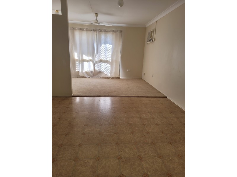 236 Pinnacle Drive, Rasmussen QLD 4815