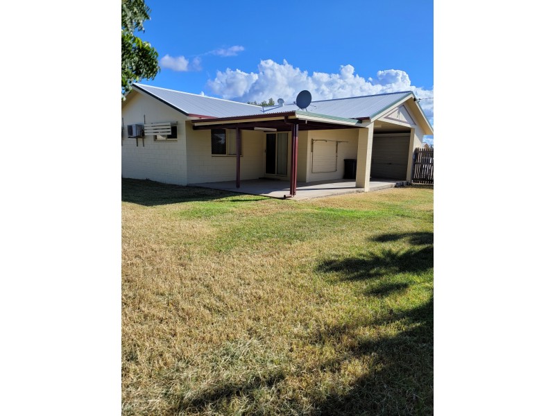 236 Pinnacle Drive, Rasmussen QLD 4815