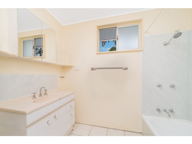 10 Neil Street, Kirwan QLD 4817