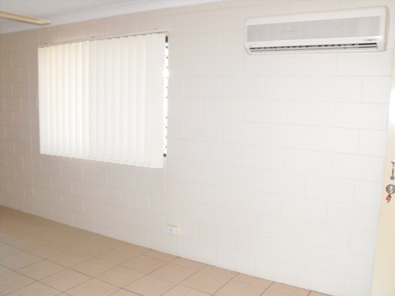 4/18 Kitchener Road, Pimlico QLD 4812