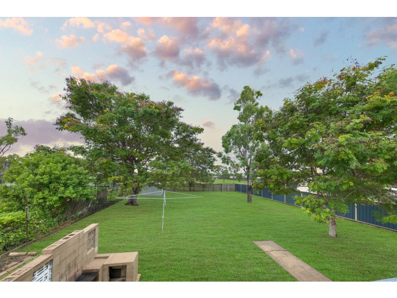 27 Merryl Street, Rasmussen QLD 4815