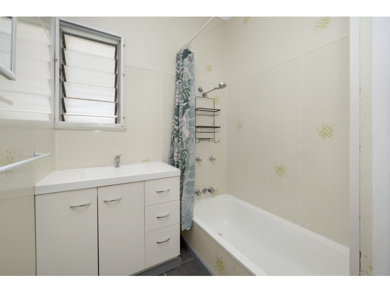 45 Hughes Street, Hermit Park QLD 4812