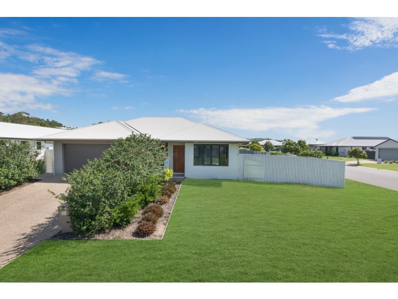 1 Holbourne Street, Bushland Beach QLD 4818
