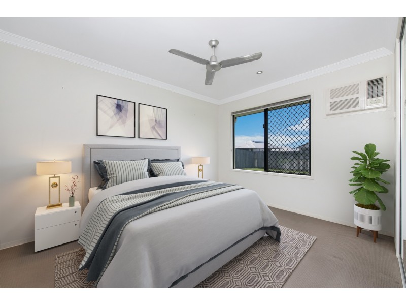 1 Holbourne Street, Bushland Beach QLD 4818