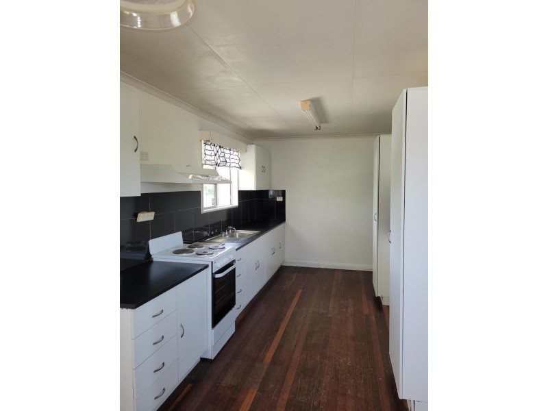 28 Sonia Street, Rasmussen QLD 4815