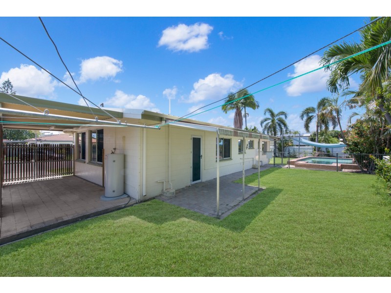 1 Yarai Court, Mount Louisa QLD 4814