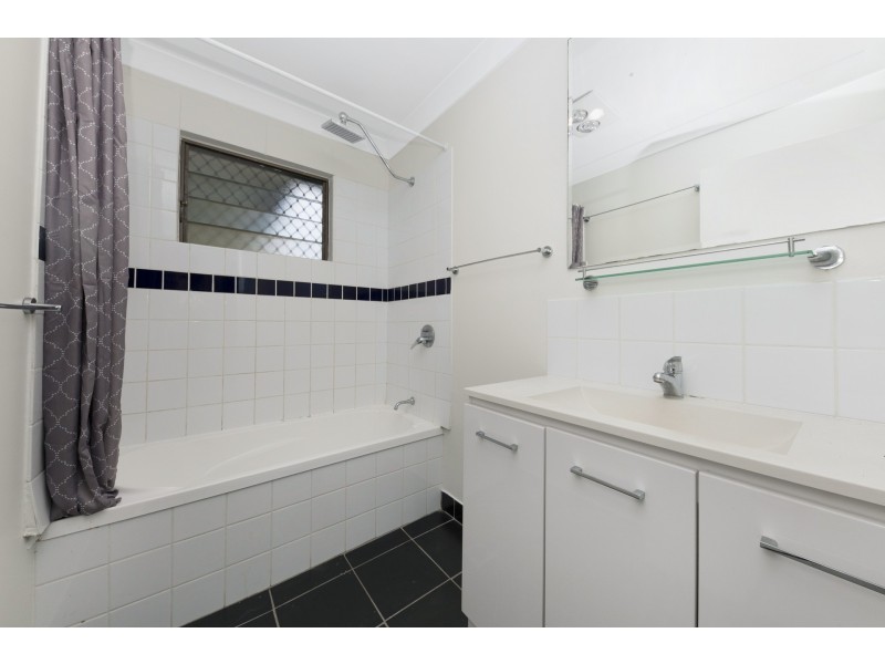 143 Mount Low Parkway, Mount Low QLD 4818