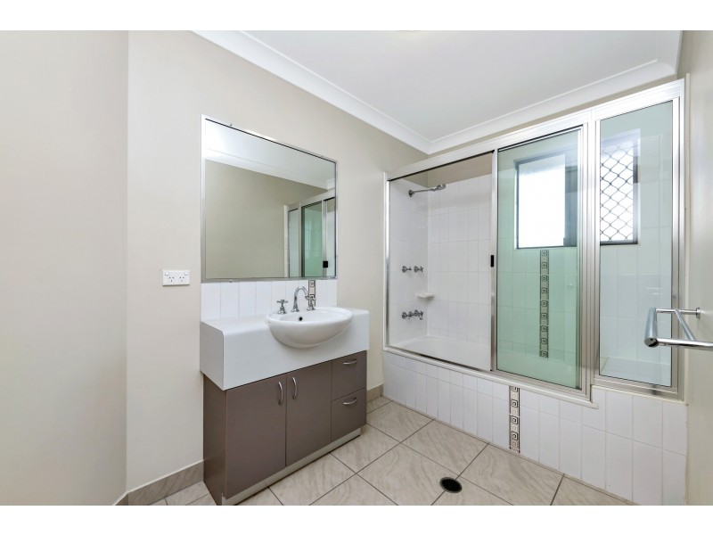 54 Kinnardy Street, Burdell QLD 4818