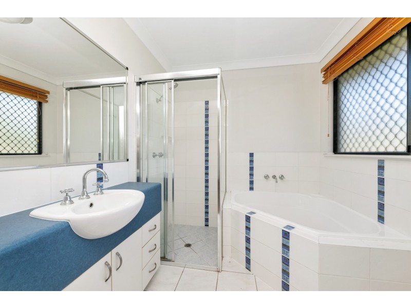 11 Shoalmarra Drive, Mount Low QLD 4818