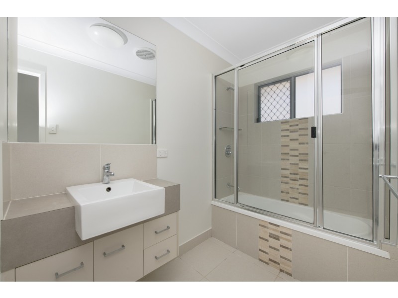 16 Skardon Place, Kelso QLD 4815