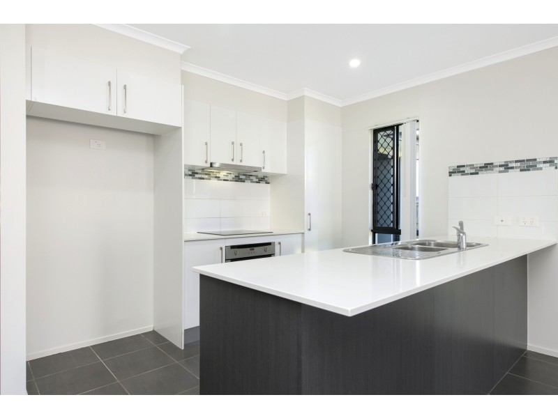 3 Tooma Lane, Kelso QLD 4815