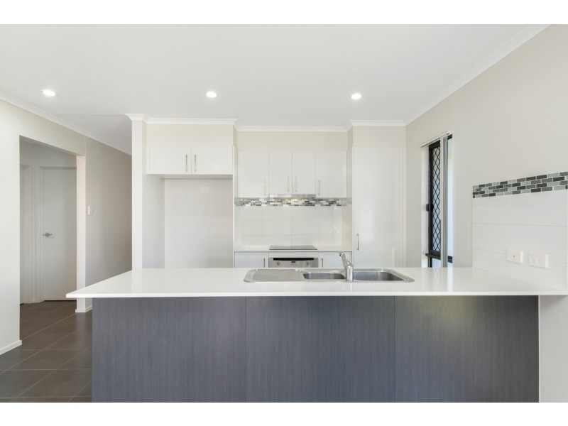 3 Tooma Lane, Kelso QLD 4815