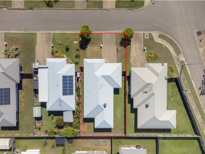 3 Tooma Lane, Kelso QLD 4815
