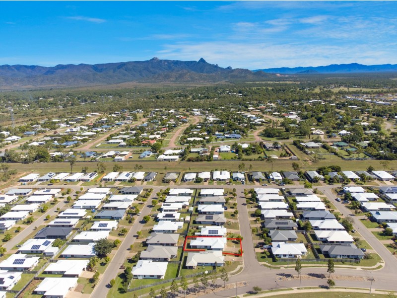 3 Tooma Lane, Kelso QLD 4815