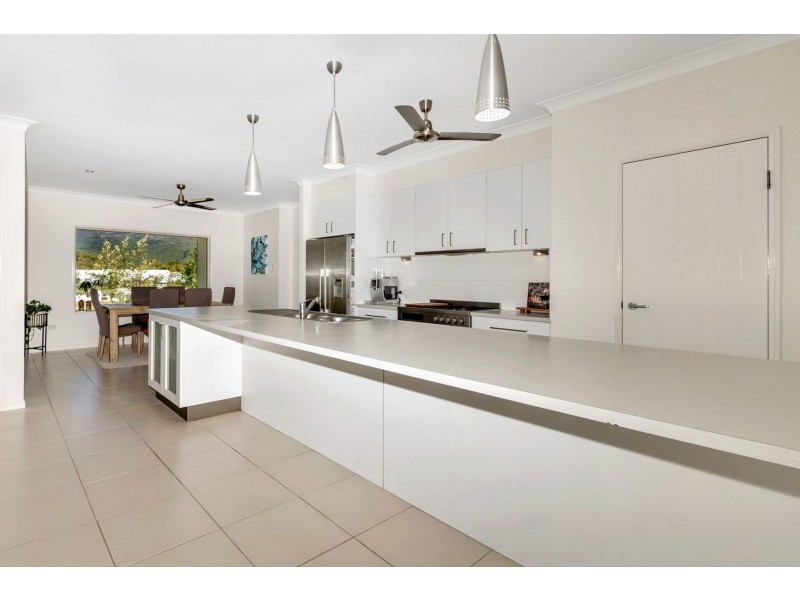 319-325 Williams Road, Alligator Creek QLD 4816