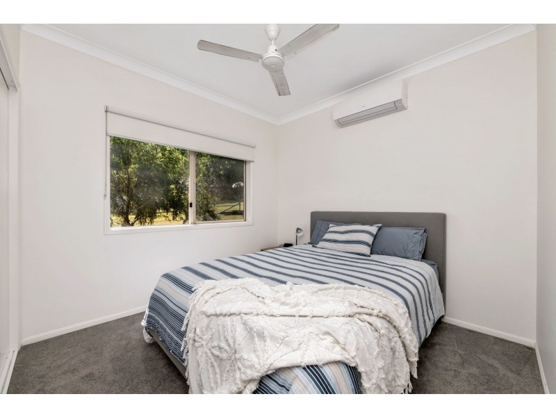 319-325 Williams Road, Alligator Creek QLD 4816