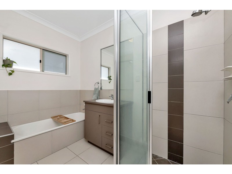 319-325 Williams Road, Alligator Creek QLD 4816