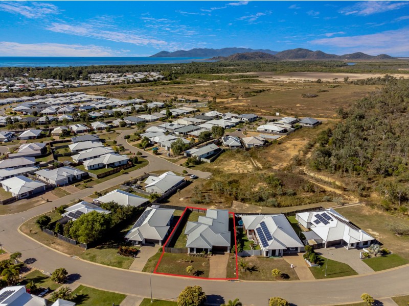 10 Holbourne Street, Bushland Beach QLD 4818