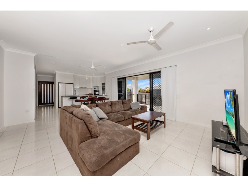 10 Holbourne Street, Bushland Beach QLD 4818