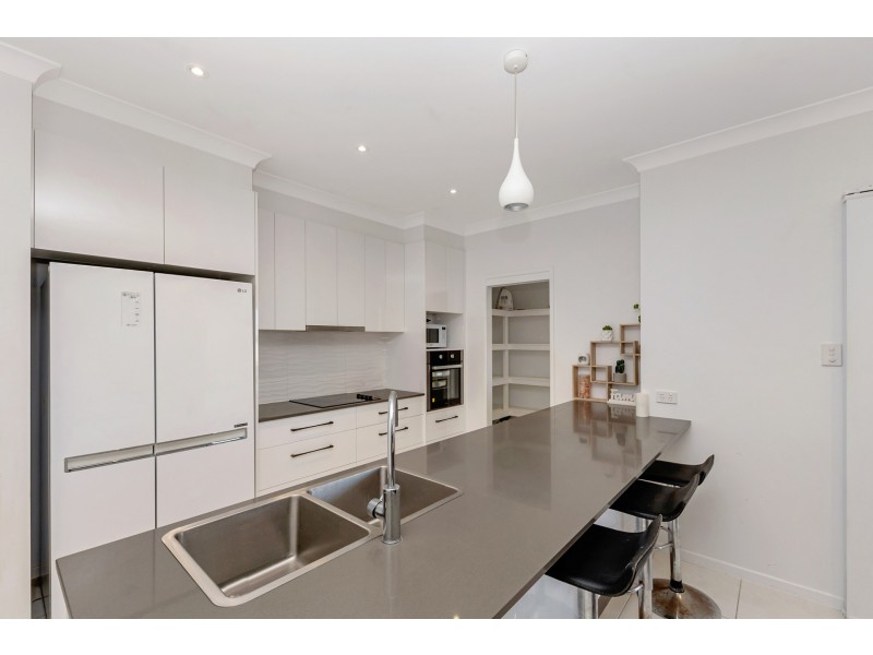 10 Holbourne Street, Bushland Beach QLD 4818