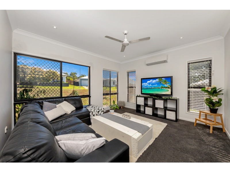 10 Holbourne Street, Bushland Beach QLD 4818