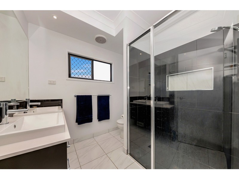 10 Holbourne Street, Bushland Beach QLD 4818