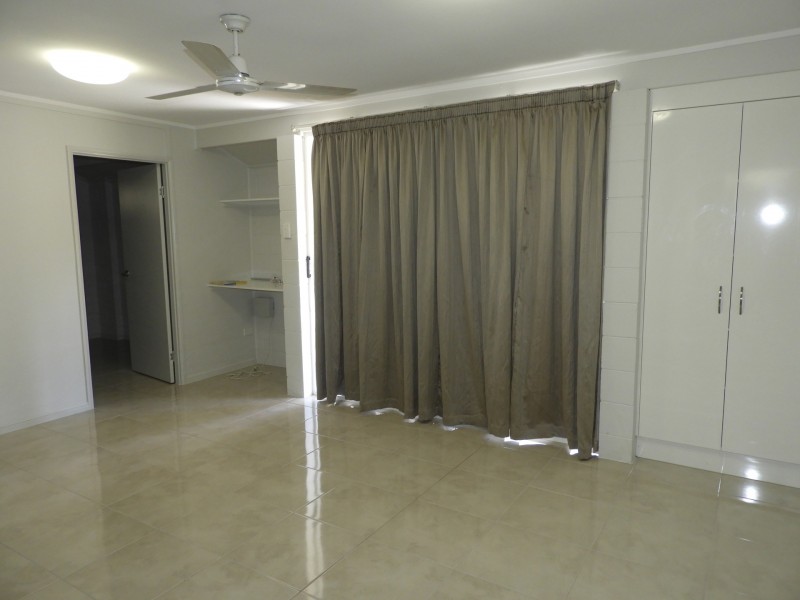 2/2 Wandella Crescent, Cranbrook QLD 4814