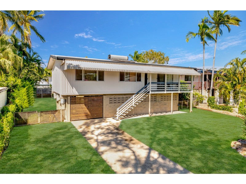 10 Aloomba Crescent, Cranbrook QLD 4814