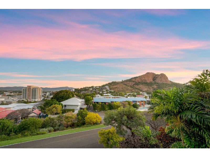 22/13-15 Hale Street, North Ward QLD 4810