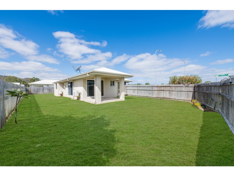 28 Riverparks Boulevard, Kelso QLD 4815
