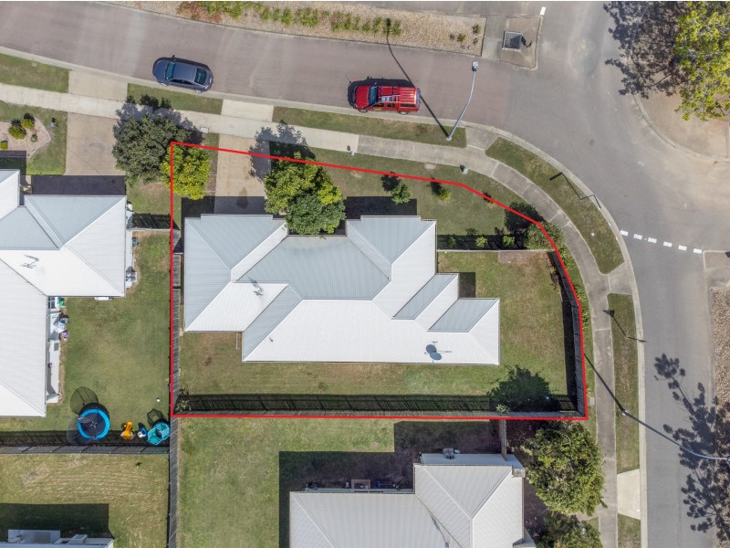 28 Riverparks Boulevard, Kelso QLD 4815