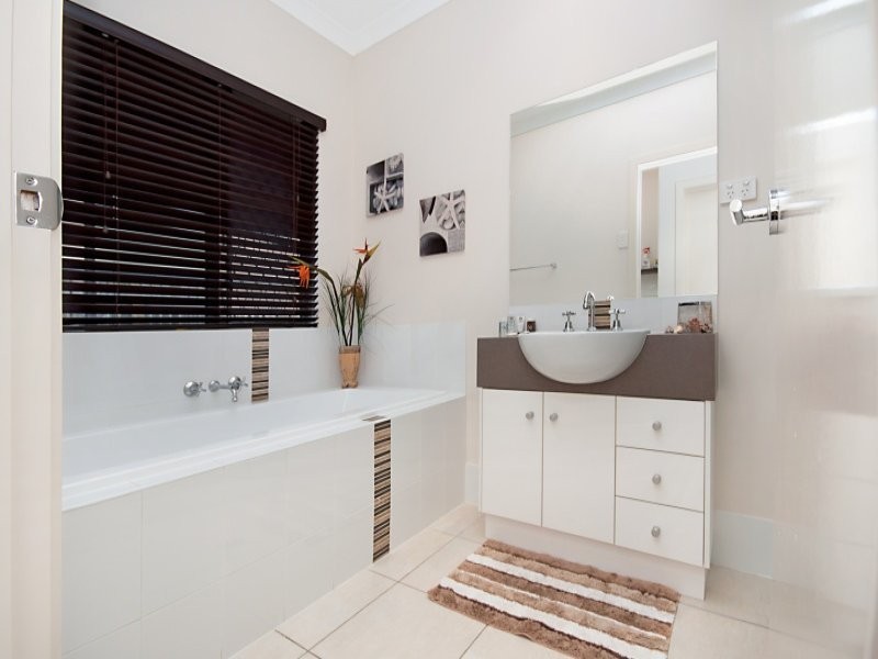 17 Derwent Circuit, Kelso QLD 4815