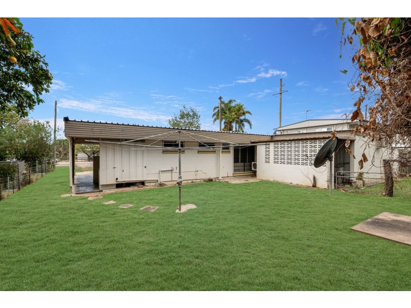 305 Stuart Drive, Wulguru QLD 4811