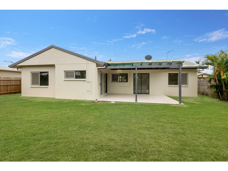 4 Lyndhurst Street, Mount Louisa QLD 4814